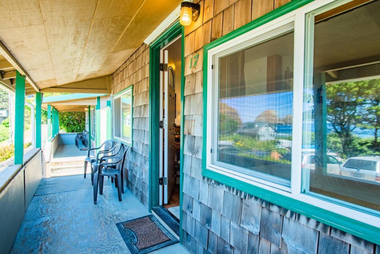 Oceanside Ocean Front Cabins Exterior photo
