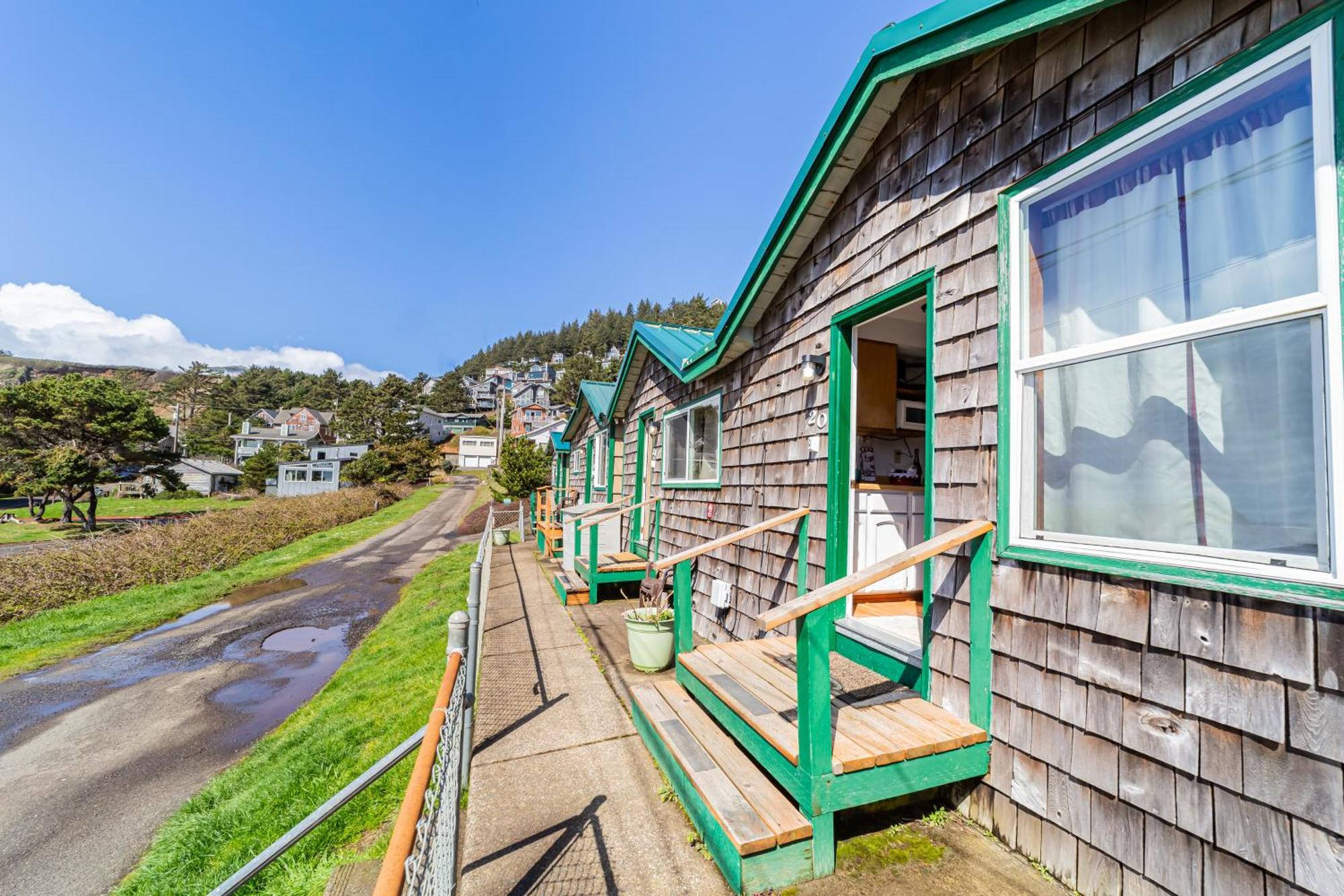 Oceanside Ocean Front Cabins Exterior photo